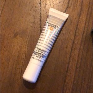 MAC Lightful C Tinted Cream